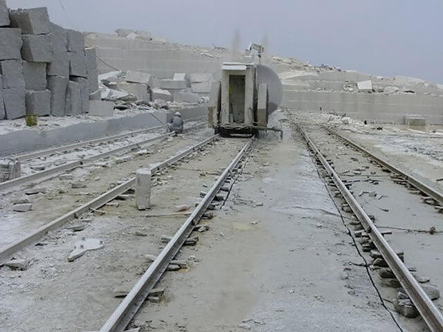 quarry cutting machine