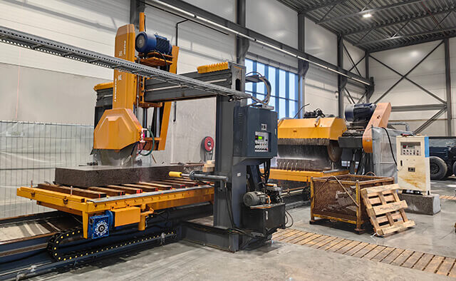 Why choose kerbstone cutting machine line ?